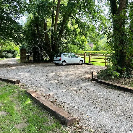 La Sellerie Charmante Au Milieu D'une Ile * Canehan