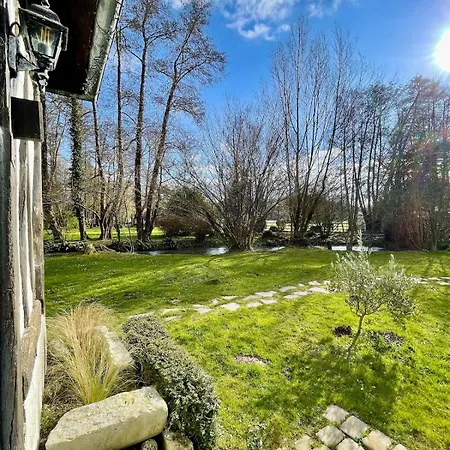 Dom wakacyjny La Sellerie Charmante Au Milieu D'une Ile